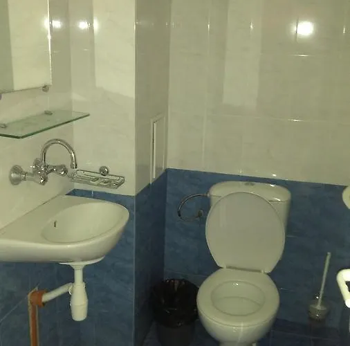 Хотел хотел парк 1 2*